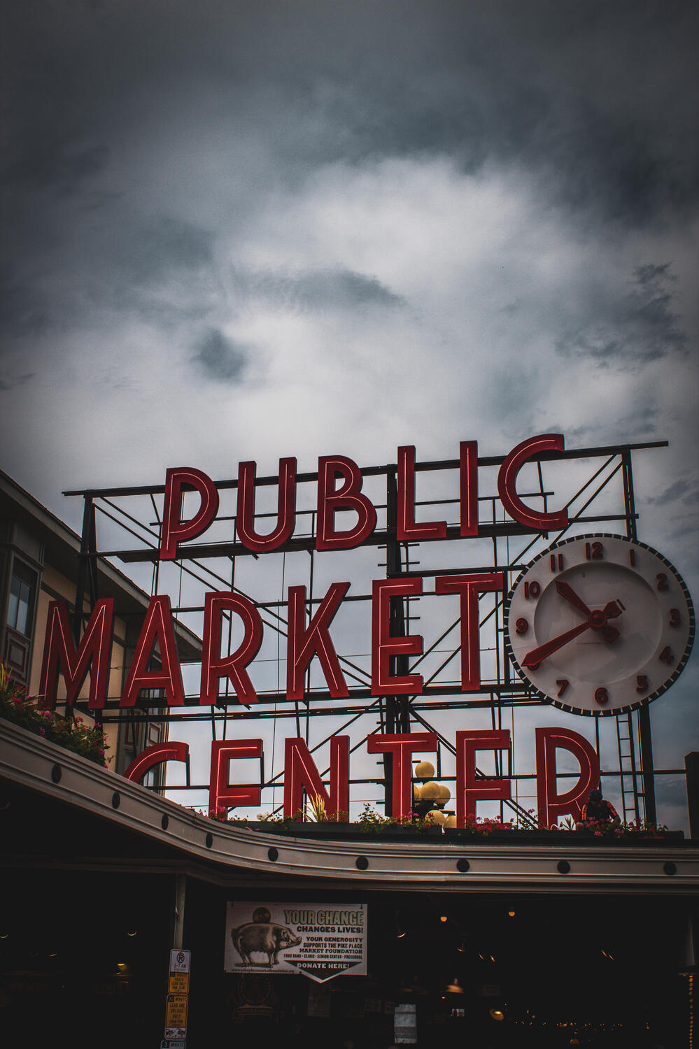 Pike Place Sign